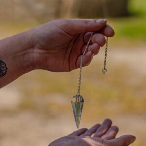 Pendule cône cristal de roche